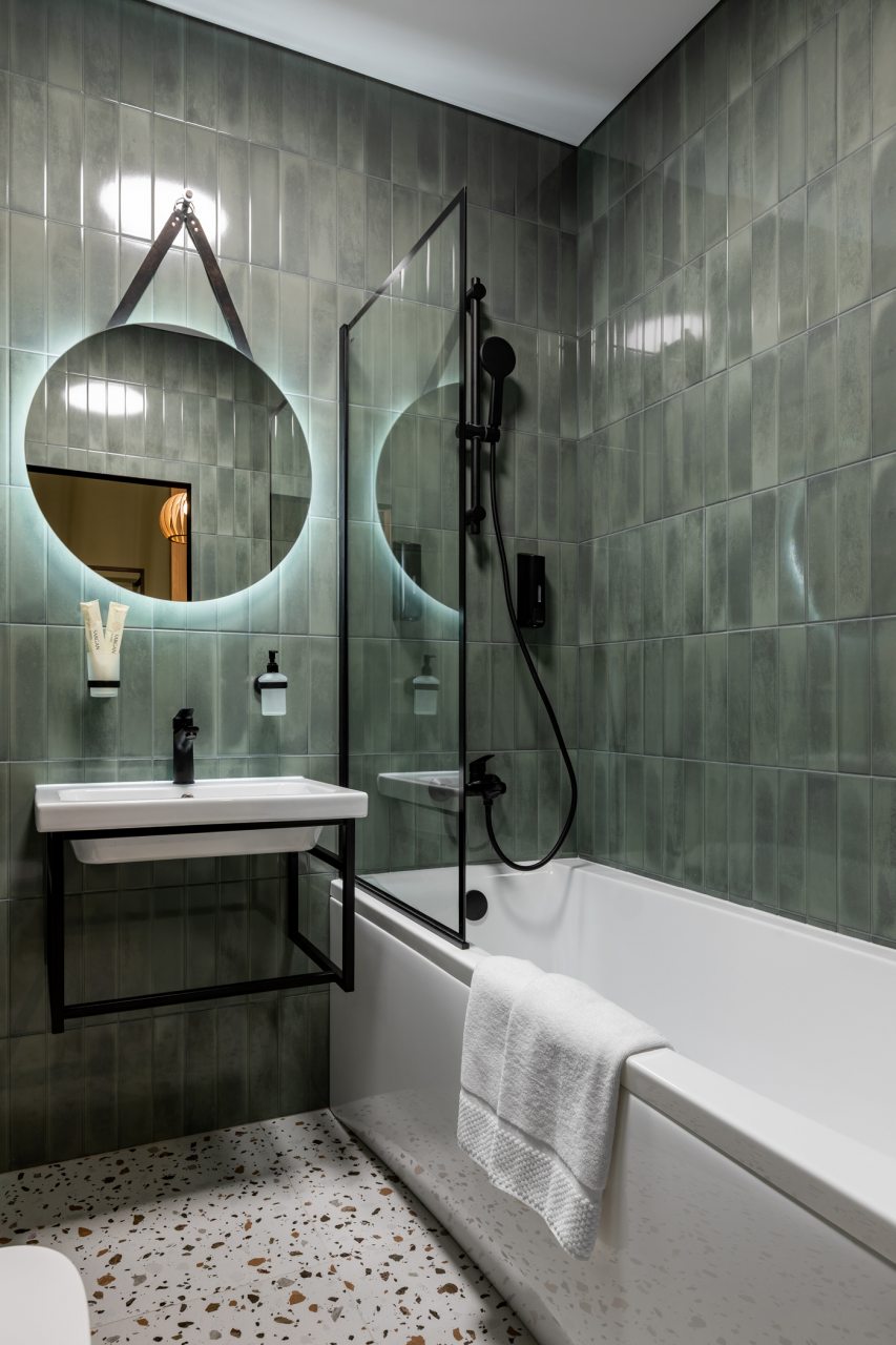 Полулюкс (Семейный кофморт), Отель Isola