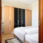 Апартаменты (Квартира с видом на крыши Петроградки), Апартаменты С видом на крыши Петроградки