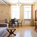 Апартаменты (Квартира с видом на крыши Петроградки), Апартаменты С видом на крыши Петроградки