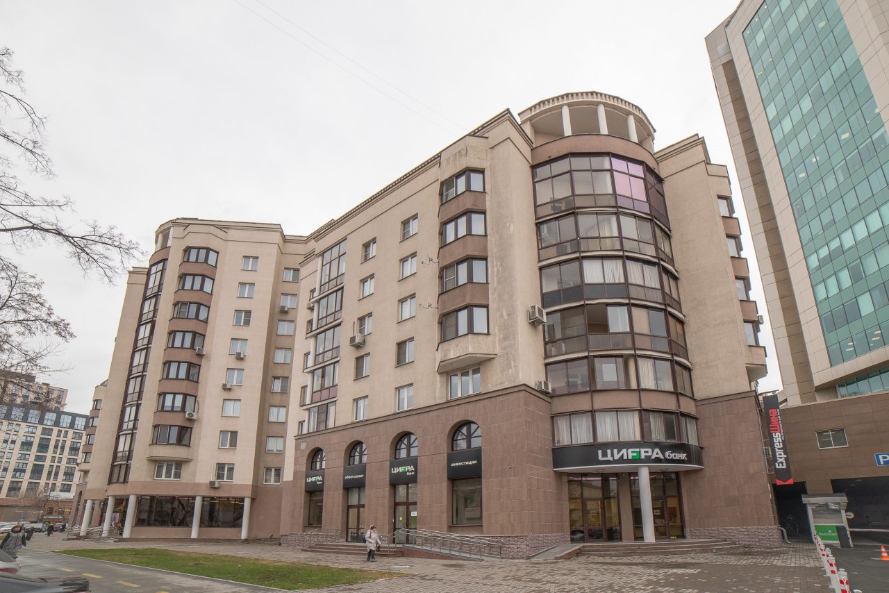 Апартаменты (Сакко и Ванцетти 47), Апартаменты Сакко и ванцетти 47