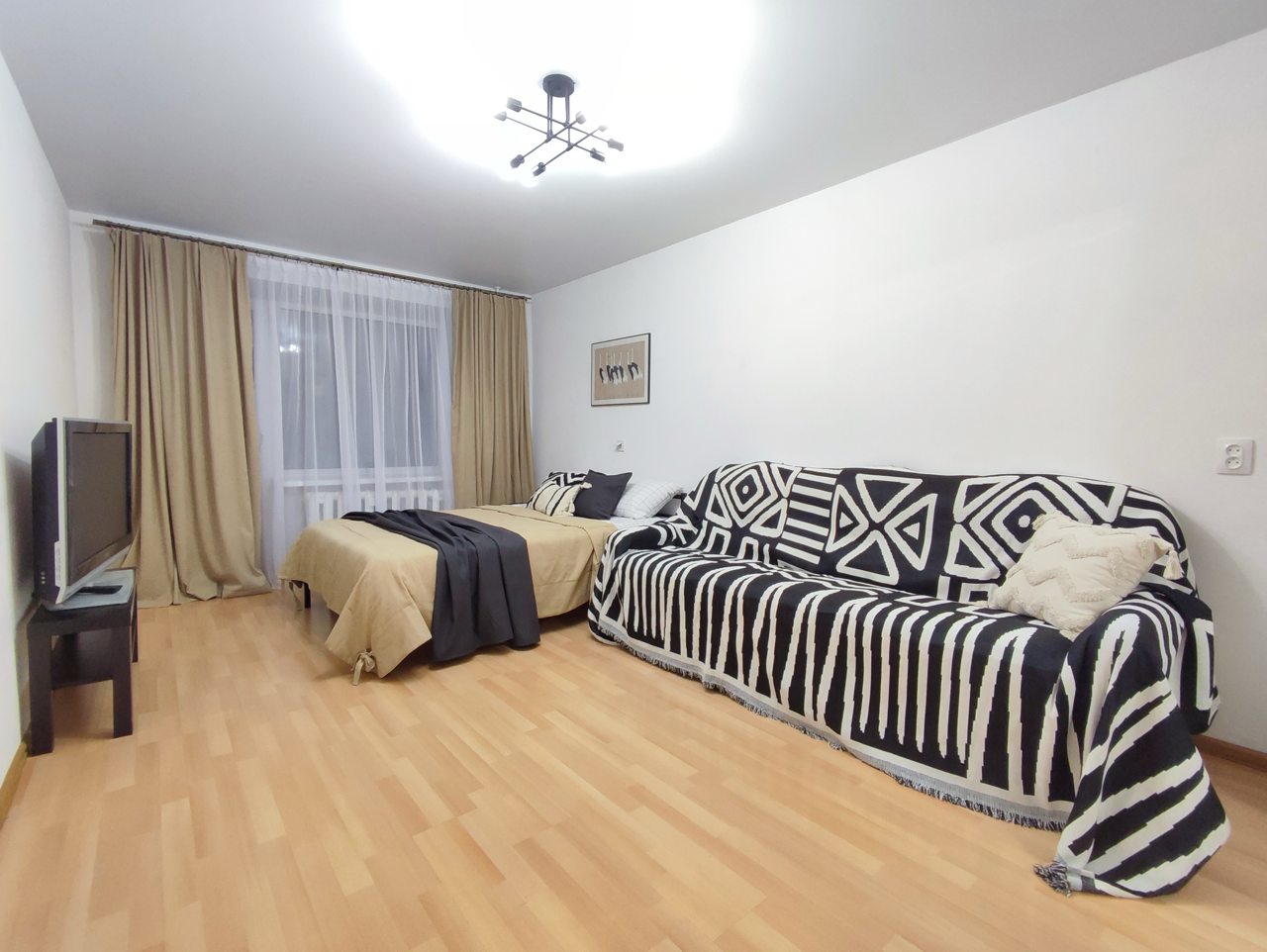 Апартаменты (Атмосфера), Апартаменты Атмосфера на Клары Цеткин