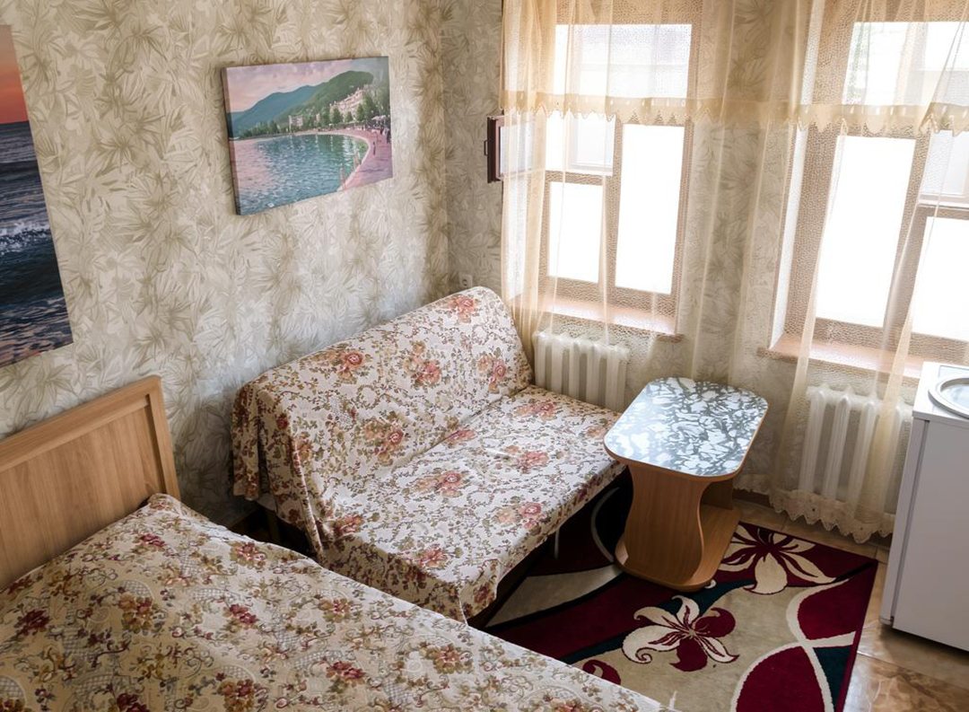 Трёхместный и более (Улучшенный с дополнительным местом.), Гостевой дом Людива