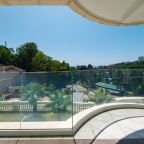 Трёхместный и более (Family room sea view), Апартаменты М2 group