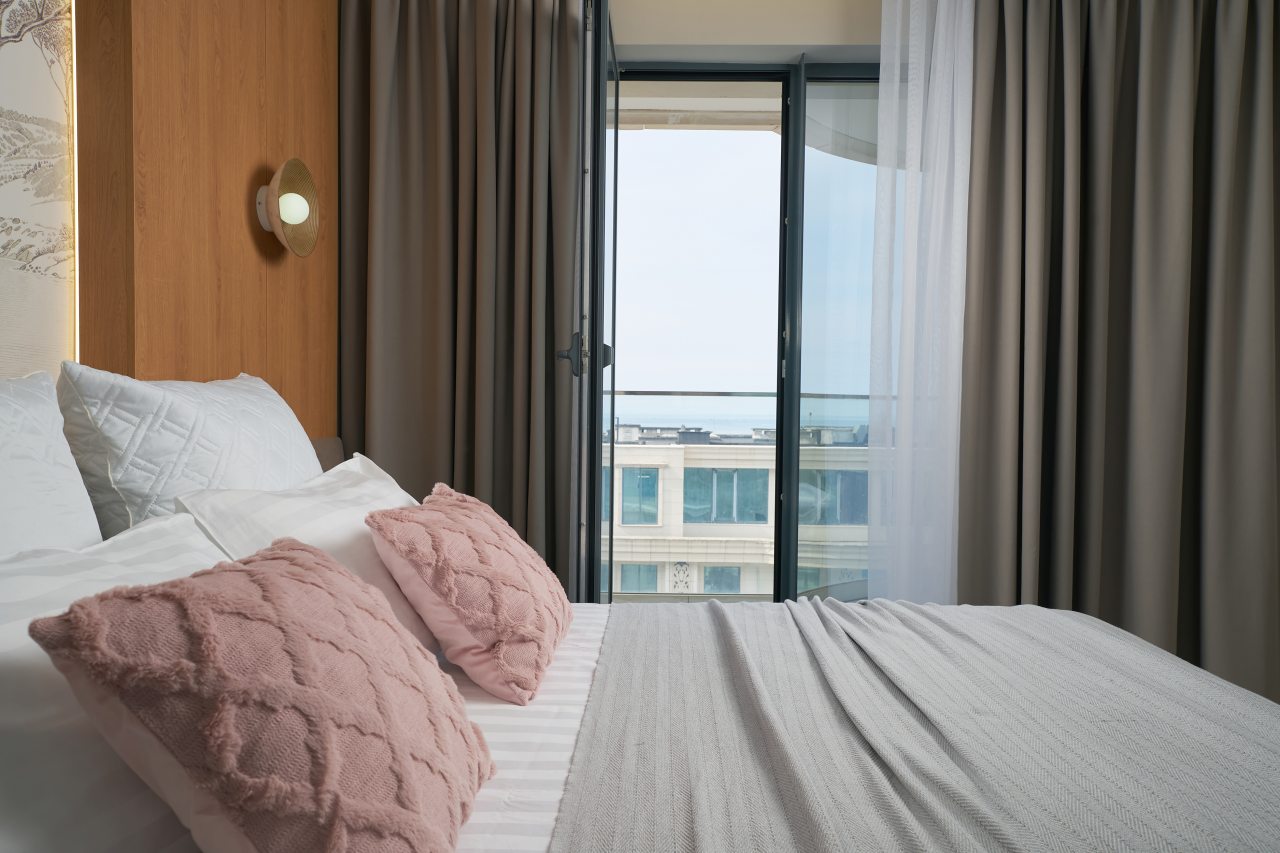 Апартаменты (Стандарт двухкомнатный Sea View 5 корпус), Апартаменты М2 group