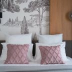 Апартаменты (Стандарт двухкомнатный Sea View 5 корпус 604), Апартаменты М2 group