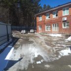 Автостоянка / Парковка, Апартаменты 5-комнатные в гостевом доме Домашний