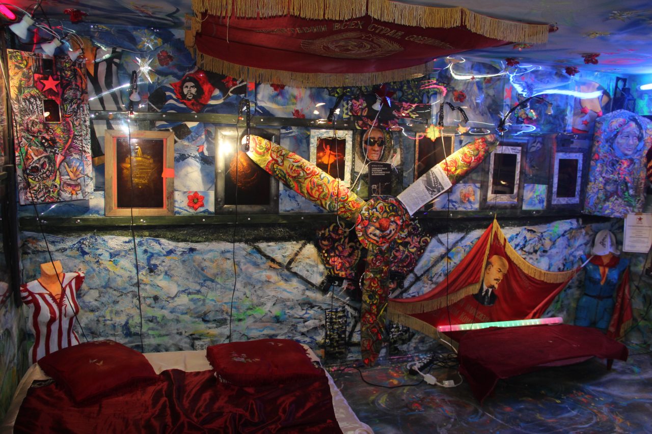 Двухместный (С пропеллером), Гостевой дом У художника