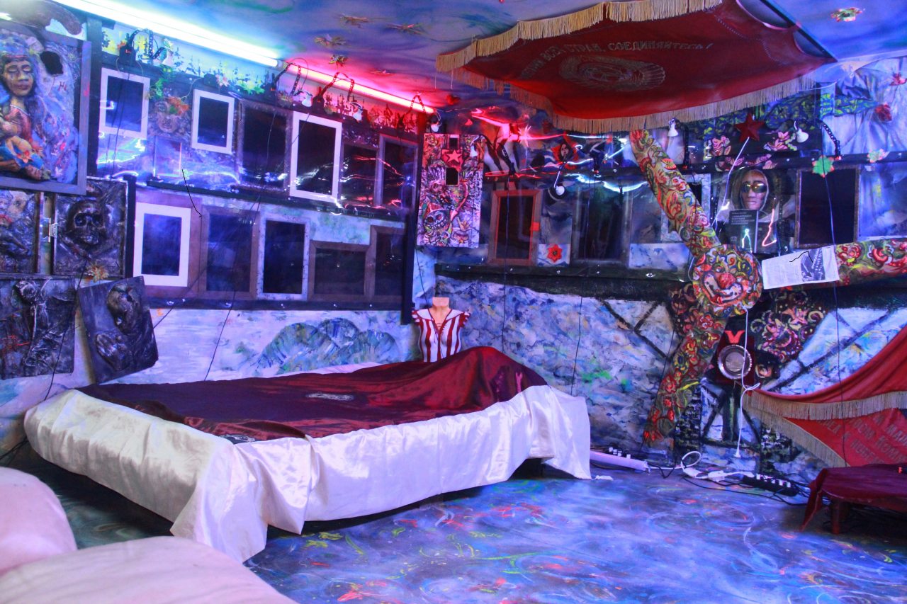 Двухместный (С пропеллером), Гостевой дом У художника