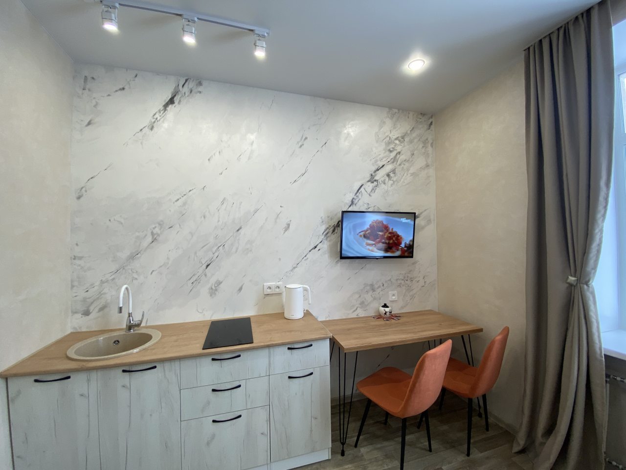 Люкс (Одна комната Люкс 1), Апартаменты Жёлтый Нарцисс