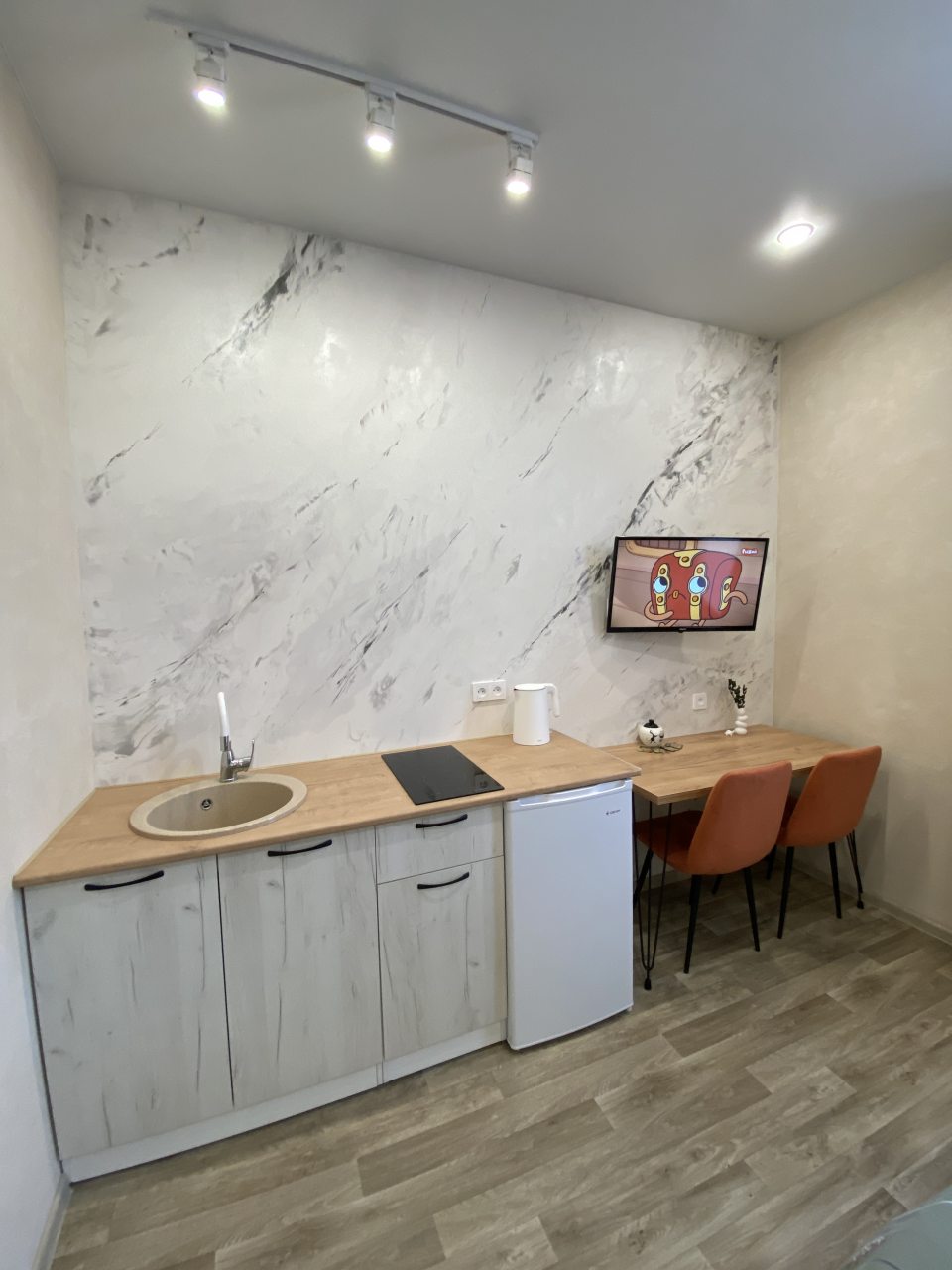 Люкс (Одна комната Люкс 1), Апартаменты Жёлтый Нарцисс