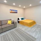 Апартаменты (Стильные и яркие 2комнатные возле Автовокзала Южный, ДРКБ, РКБ, Военного госпиталя, в 10 мин. езды от центра и 20 мин от Аэропорта), Апартаменты 2-х ком Чистофэмили в 10 мин езды от Центра