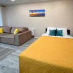 Апартаменты (Стильные и яркие 2комнатные возле Автовокзала Южный, ДРКБ, РКБ, Военного госпиталя, в 10 мин. езды от центра и 20 мин от Аэропорта), Апартаменты 2-х ком Чистофэмили в 10 мин езды от Центра