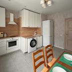 Апартаменты (Стильные и яркие 2комнатные возле Автовокзала Южный, ДРКБ, РКБ, Военного госпиталя, в 10 мин. езды от центра и 20 мин от Аэропорта), Апартаменты 2-х ком Чистофэмили в 10 мин езды от Центра