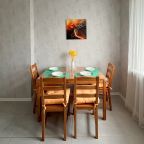 Апартаменты (Стильные и яркие 2комнатные возле Автовокзала Южный, ДРКБ, РКБ, Военного госпиталя, в 10 мин. езды от центра и 20 мин от Аэропорта), Апартаменты 2-х ком Чистофэмили в 10 мин езды от Центра