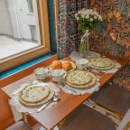 Квартира (Элитные двухкомнатные апартаменты SalutApart Premium Karpovka), Апартаменты SalutApart Premium Karpovka