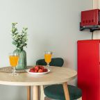 Апартаменты (ЧИЖИК-ПЫЖИК), Апартаменты ЗимаЛето Авенир