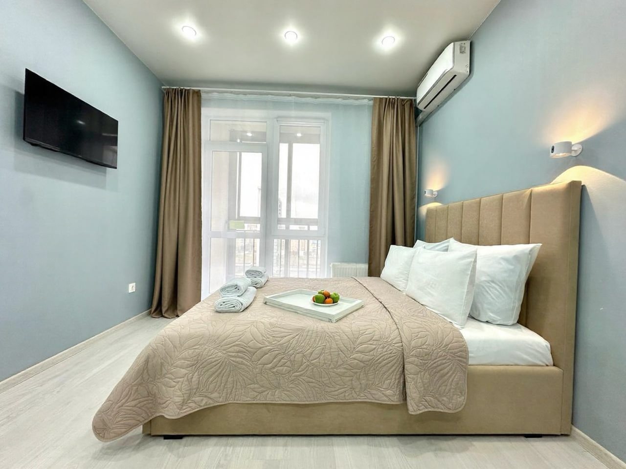 кровать двуспальная