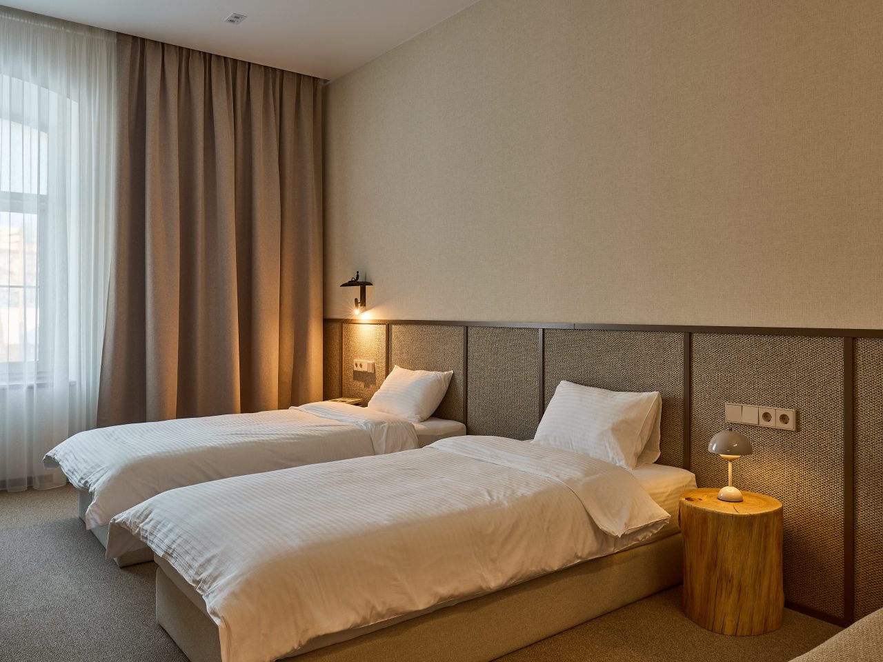 Двухместный (Стандартный номер с двумя раздельными кроватями и видом на реку), Хостел Дзен