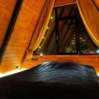 Дом (Риц), Коттедж Атмосфера