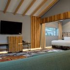 Люкс, Отель Шамбала