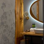 Люкс, Отель Шамбала