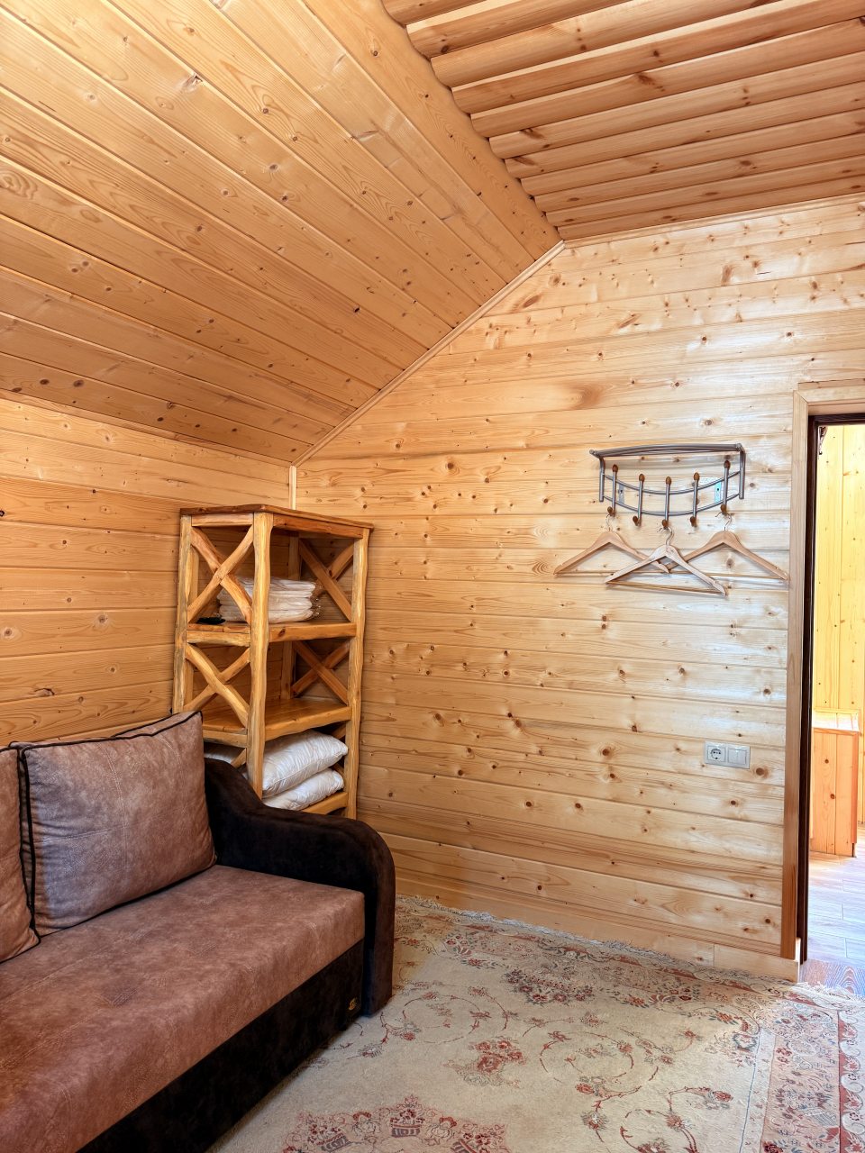 Вилла (Люкс), База отдыха Mustang