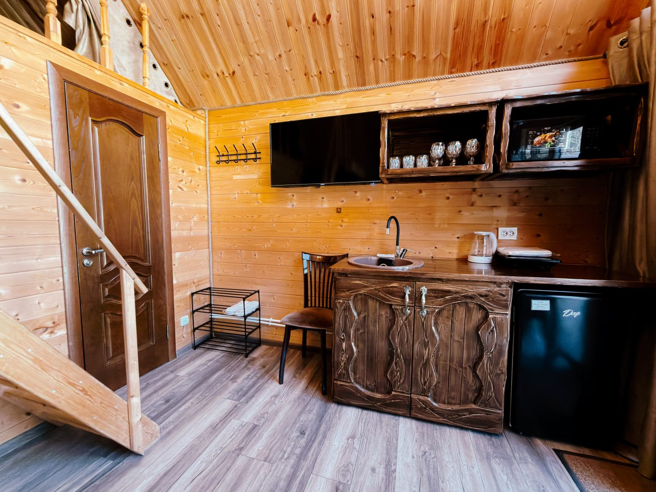 Шале (Улучшенный), База отдыха Mustang