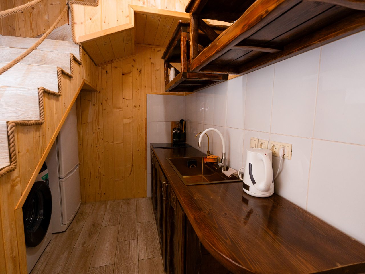 Вилла (Люкс), База отдыха Mustang