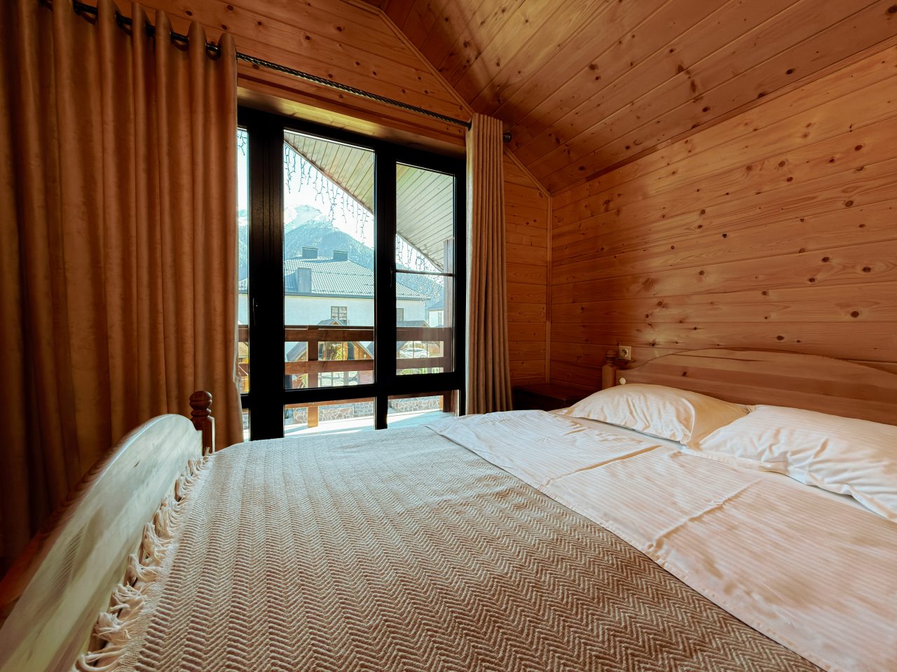 Вилла (Люкс), База отдыха Mustang