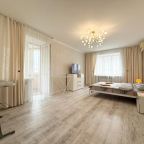 Апартаменты (Возле Дворца Спорта), Апартаменты 3-комнатные в центре