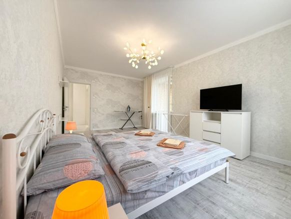 Апартаменты 3-комнатные в центре, Калуга