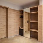 Люкс (LUX), Отель Неман