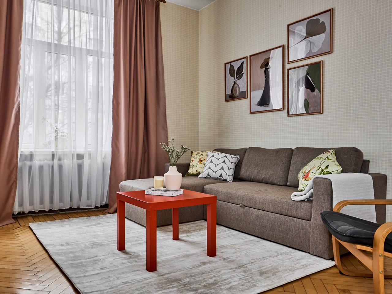 Квартира (Цветы и грезы), Апартаменты Цветы и грёзы