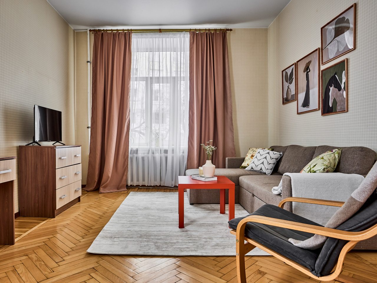 Квартира (Цветы и грезы), Апартаменты Цветы и грёзы