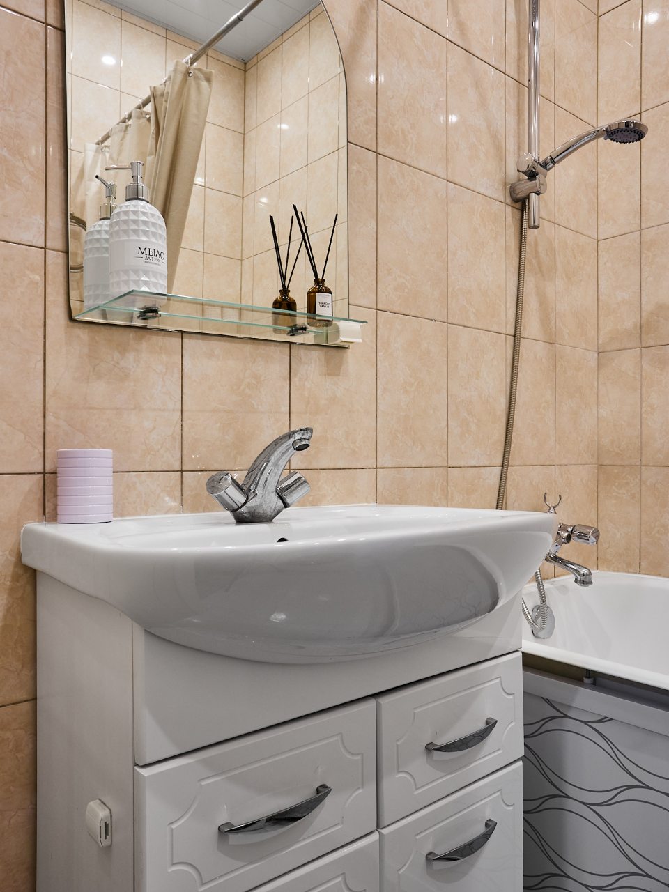 Квартира (Цветы и грезы), Апартаменты Цветы и грёзы