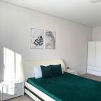 Квартира (Рядом с Бобровым логом для четверых), Апартаменты Рядом с Бобровым логом для четверых