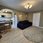 Трёхместный и более, Апартаменты Уютные 2-комнатные у метро Кантемировская