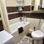 Трёхместный и более, Апартаменты Уютные 2-комнатные у метро Кантемировская