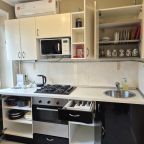 Трёхместный и более, Апартаменты Уютные 2-комнатные у метро Кантемировская