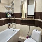 Трёхместный и более, Апартаменты Уютные 2-комнатные у метро Кантемировская