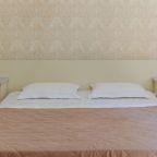 Двуспальная кровать