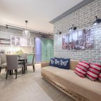 Диван рассчитан на 2 Гостя, он раскладывается