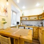 Апартаменты (На ул. Партизана Железняка 9), Апартаменты На Партизана Железняка 9