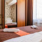 Двуспальная кровать