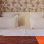 Двуспальная кровать