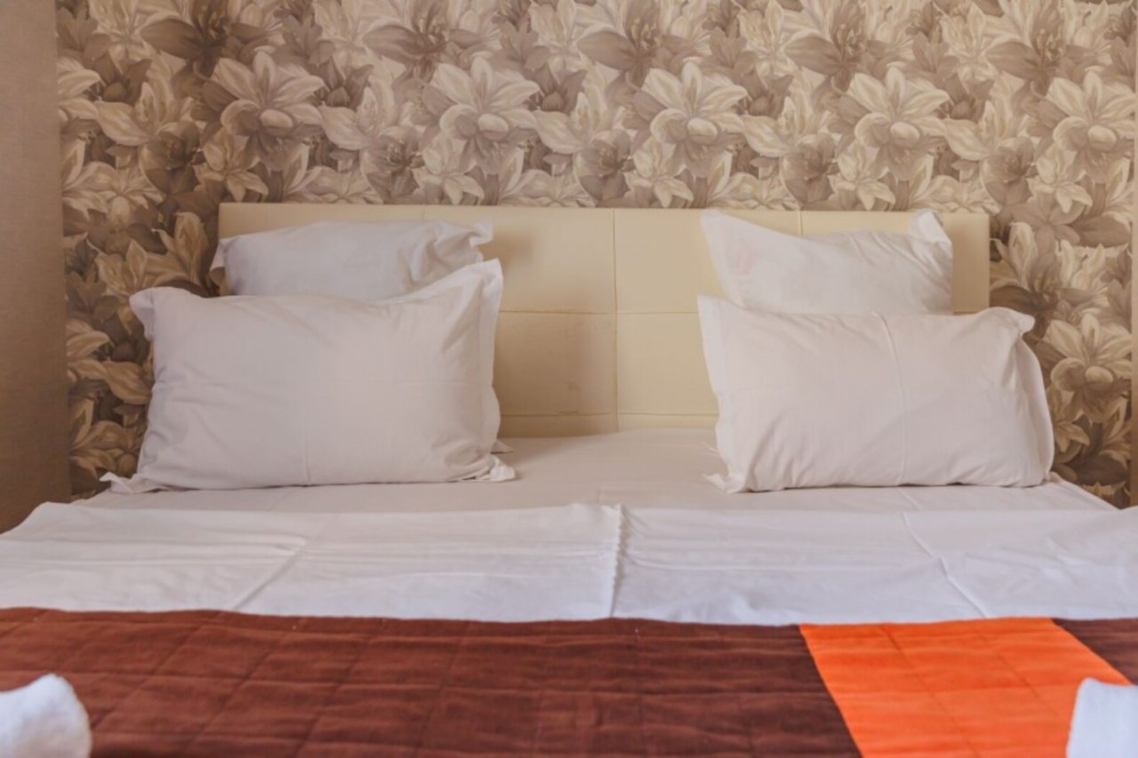 Апартаменты С двуспальной кроватью и диваном, Махачкала