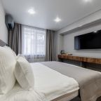 Полулюкс (Семейный люкс с кроватью размера «king-size» и раскладным диваном), Отель Атмосфера