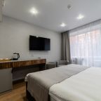 Двухместный (Улучшенный номер с кроватью размера «king-size»), Отель Атмосфера