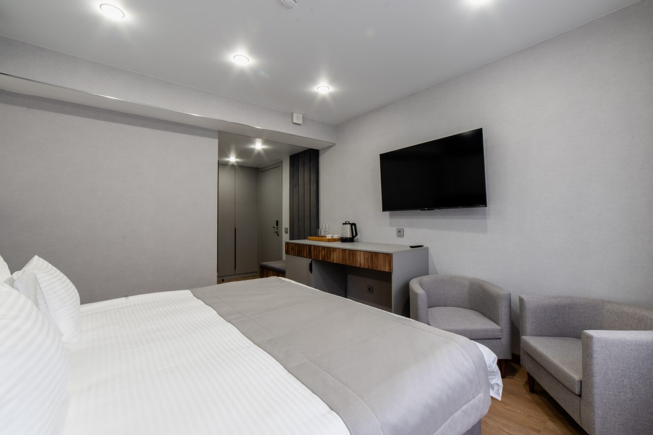 Двухместный (Улучшенный номер с кроватью размера «king-size»), Отель Атмосфера