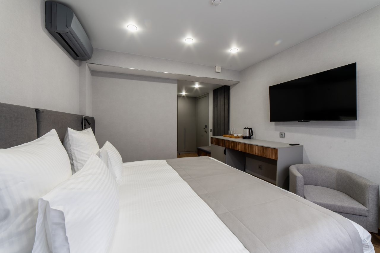 Двухместный (Улучшенный номер с кроватью размера «king-size»), Отель Атмосфера